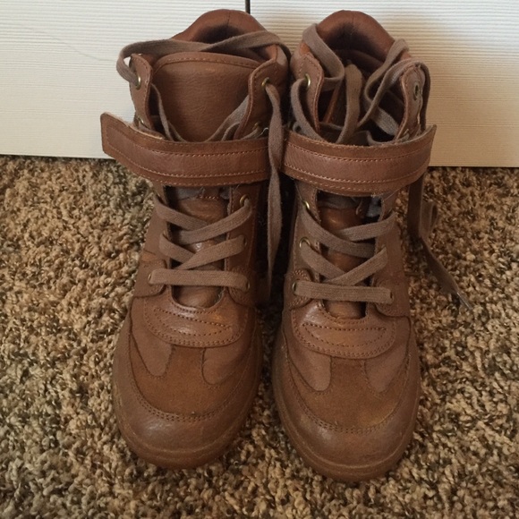 High top sneaker wedge