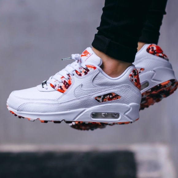 Nike Shoes - Nike Air Max 90 London Edition