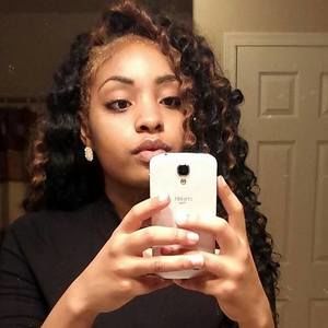 Meet your Posher, Amina