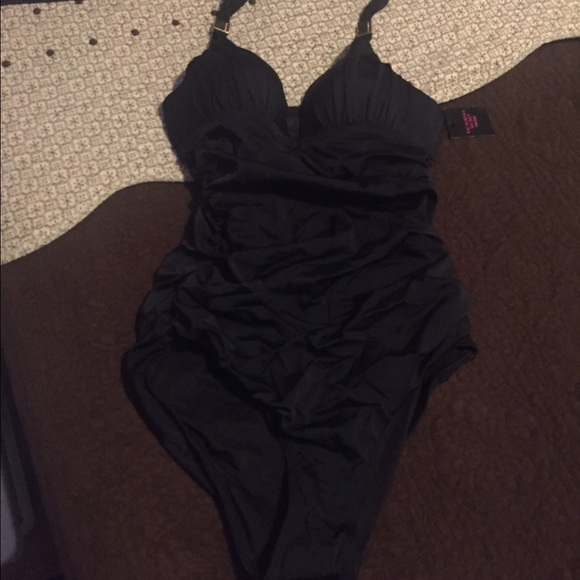 Victoria's Secret  SOLD 📢