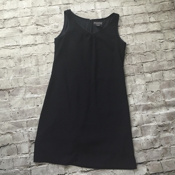 Banana Republic Dresses & Skirts - Banana Republic dress with shorts romper lining.