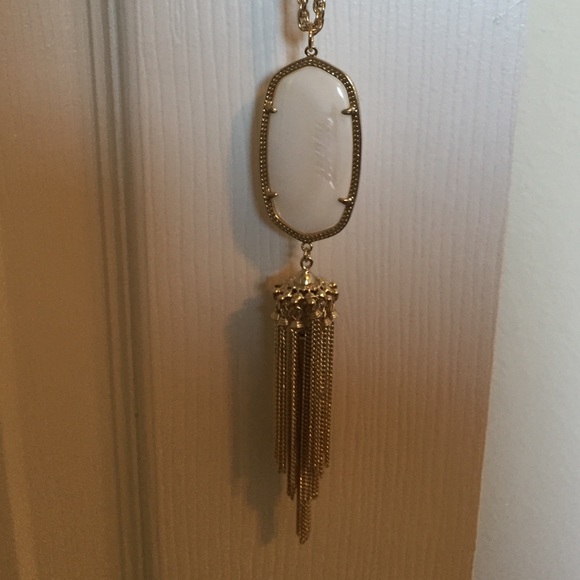 Kendra Scott necklace