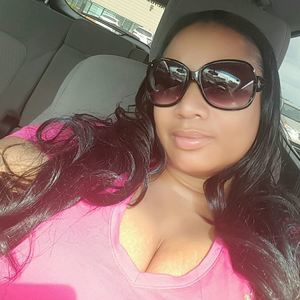 Meet your Posher, Lonna