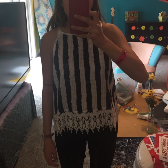 Brand New Never Worn! Striped High neck tank Large - Picture 2 of 2