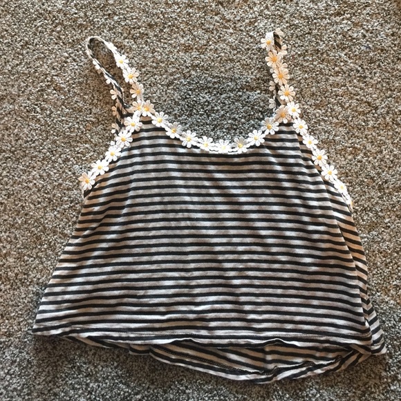 Striped crop top with daisy lining - Picture 1 of 1