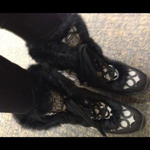 Black coach snow boots with rabbit fur