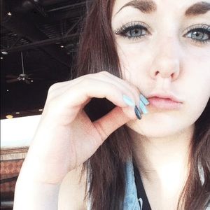 Meet your Posher, Hailey