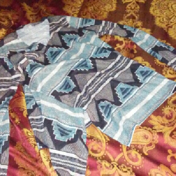Aztec Cardigain - Picture 2 of 2