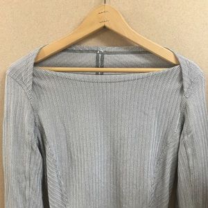 NWOT Lululemon sweater/running top
