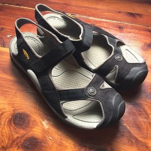 EUC Black Keen Balboa sandals.