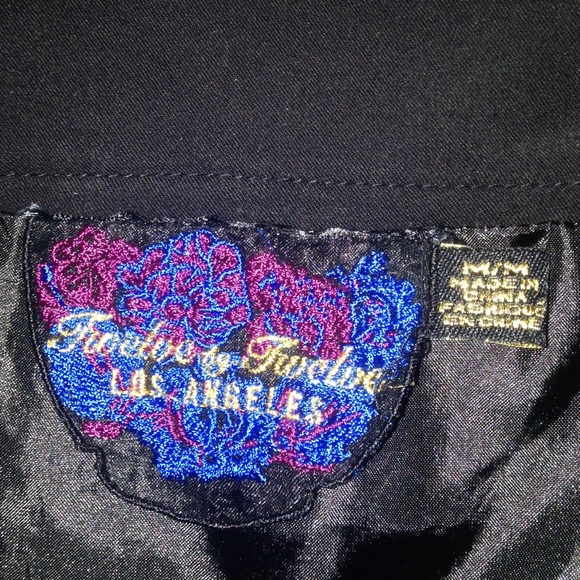 Black skirt! - Picture 2 of 3