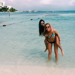 Meet your Posher, Dana