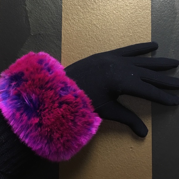 Gloves - Picture 2 of 2