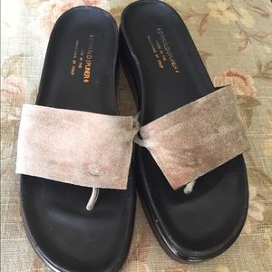 Donald J Pliner FiFi Sandals