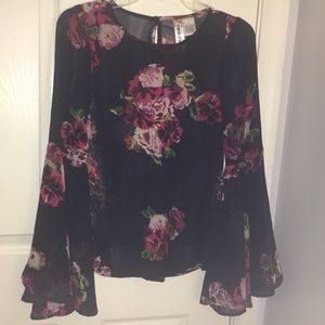 Extra small cute flair sleeve top