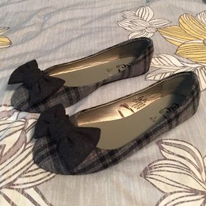 Grey plaid flats
