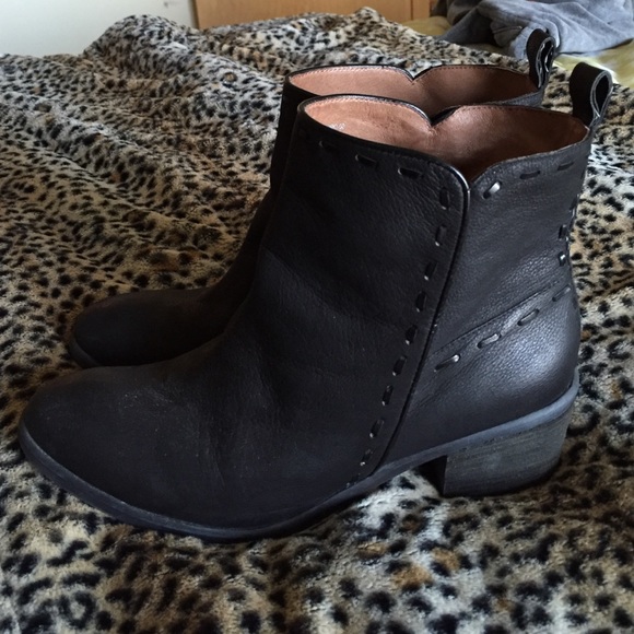 Donald J. Pliner Booties