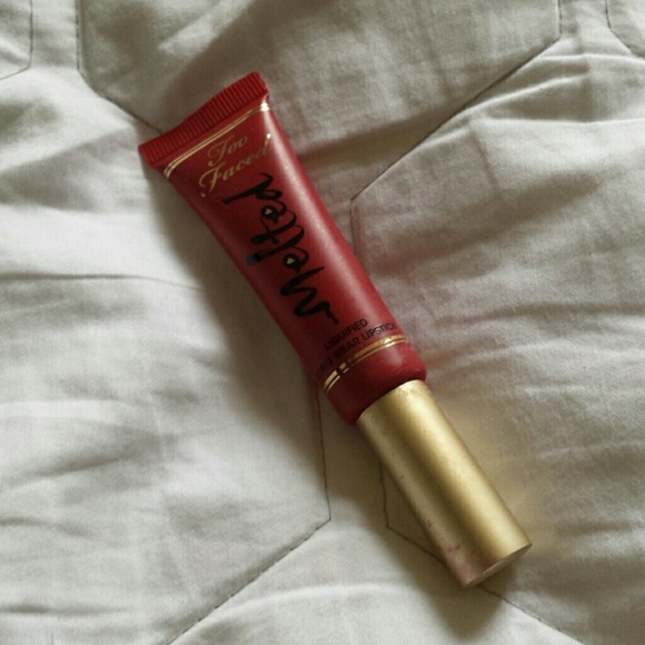 Too Faced Melted ruby Lipstick