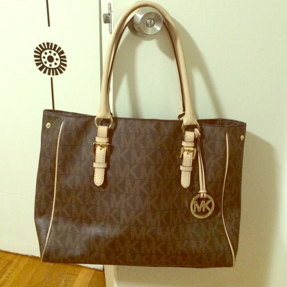 🚫SOLD🚫Michael Kors Jet set medium work tote - Picture 1 of 4