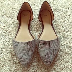 *New Listing* Gap Snakeskin Flats