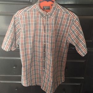 Size small men's short sleeve button up