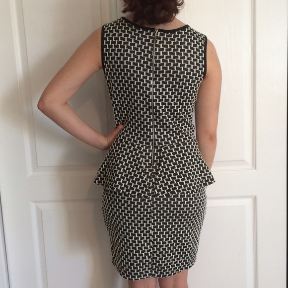 Black and white dress - Picture 3 of 4