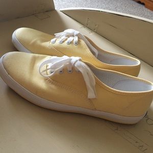 Cute yellow Keds! Perfect color for spring!