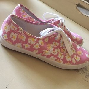 Flower print Keds. Size 6.5/Fits size 7!