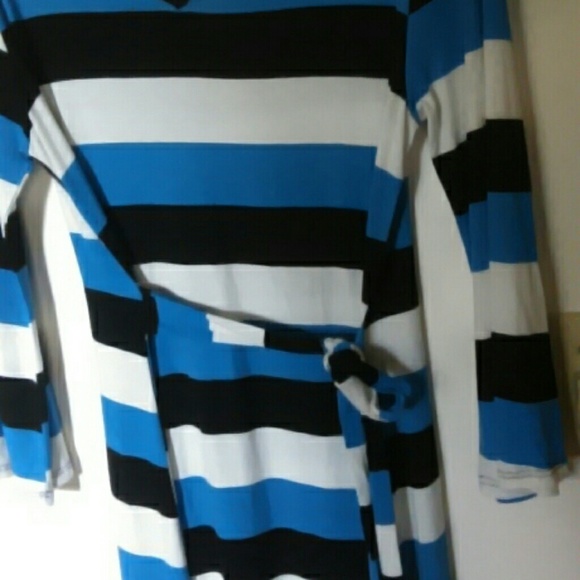 NWOT 3/4 sleeve striped dress with tie (thin!) - Picture 3 of 4