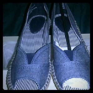 **CLOSING SHOP**Kim Rogers wedges