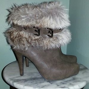 Bakers faux fur boots