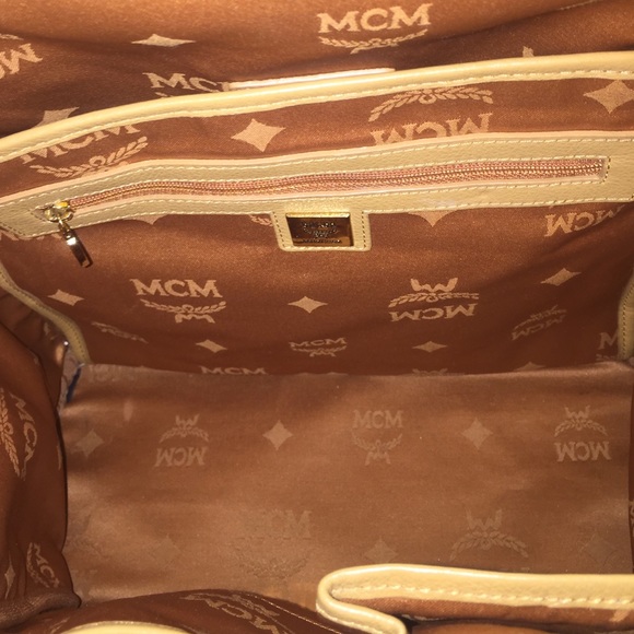 MCM bookbag - Picture 4 of 4