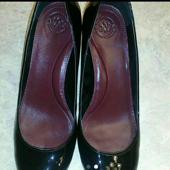 Like new condition Johnston & Murphy wedges