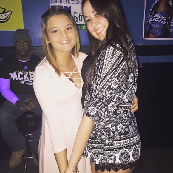 Morgan POSH AMBASSADOR 🎉🥂👗 - Picture 2 of 2