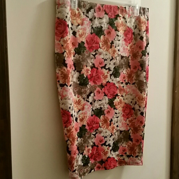 Forever 21 floral pencil skirt (XL)