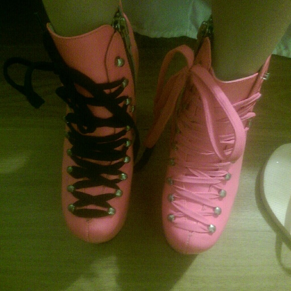 Unif Hell bound looking for offers - Picture 3 of 4