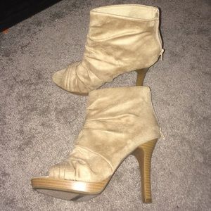 Light brown ankle boots. Open toed