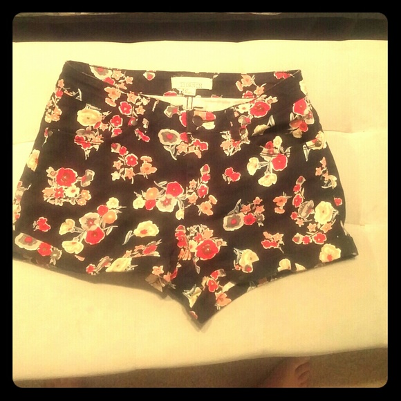 High waisted floral print shorts - Picture 1 of 1