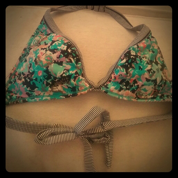 Reversible bikini top - Picture 1 of 3