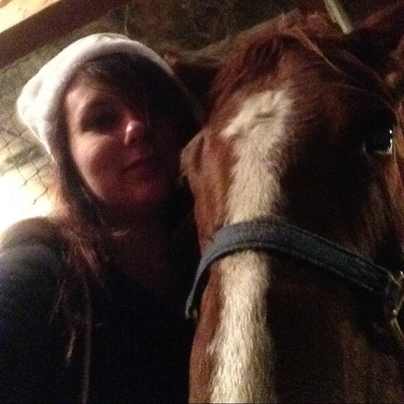 Meet your Posher, Holly - Picture 1 of 1