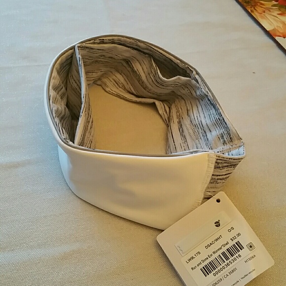 NWT LULULEMON RUN AND DONE EAR WARMER