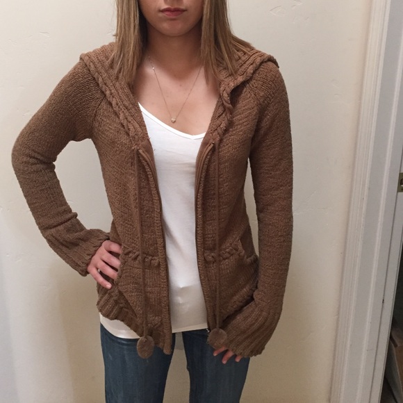 Bcbg sweater size medium