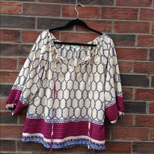 v-neck tie patterned shirt