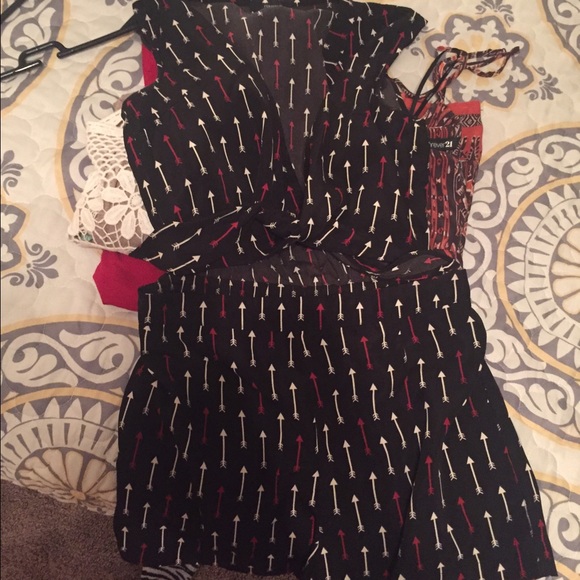 Cute arrow romper with tie front