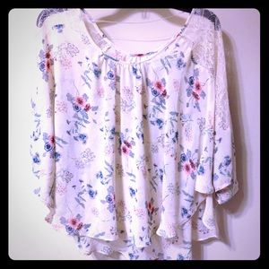 Lauren Conrad flowy top!