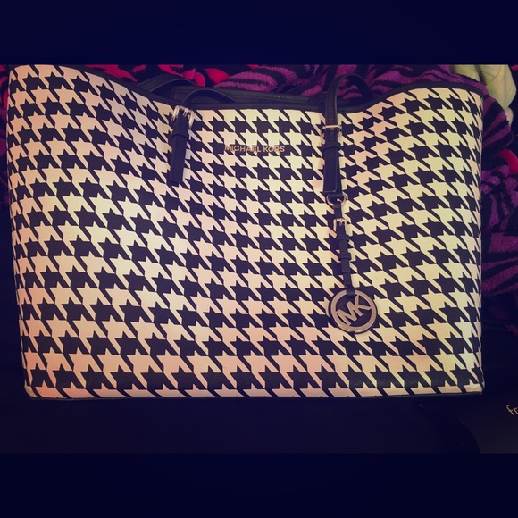 KORS Michael Kors Handbags - Michael Kors Jet Set Houndstooth Tote