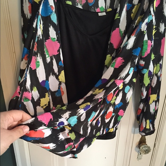 Liz Claiborne Painterly top - Picture 3 of 4