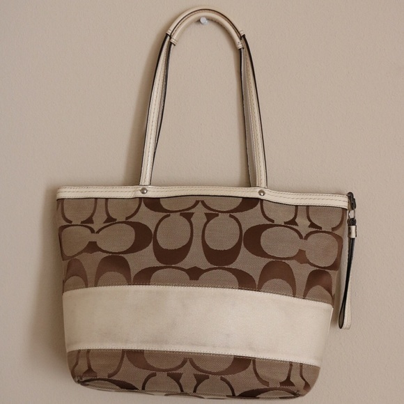 Coach handbag. Price firm, thank you!