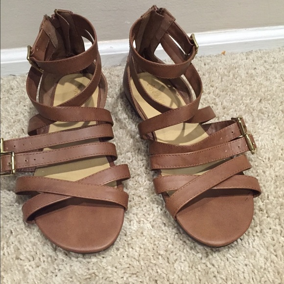 Super cute brown sandals