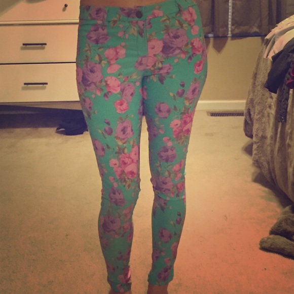 Floral fitted pants